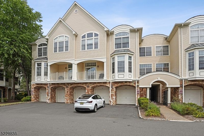 1st image of 408 Turlington Ct