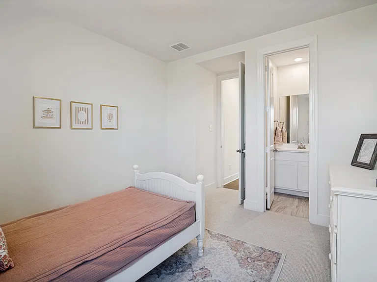 1046 Bearing St — Photo 33