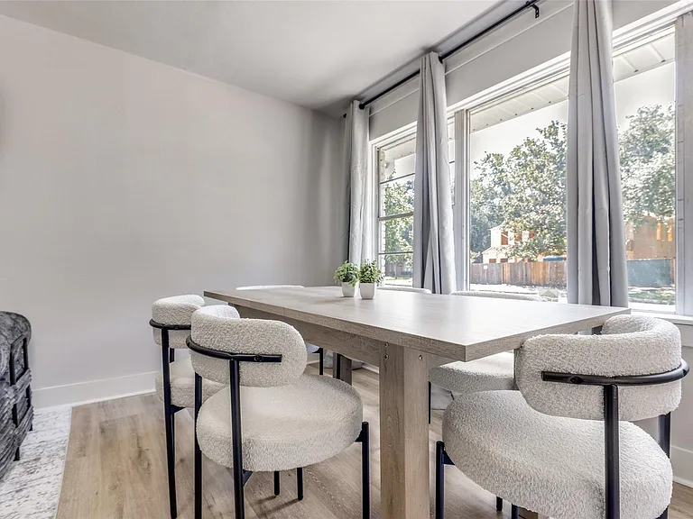 4034 Woodfin St — Photo 10