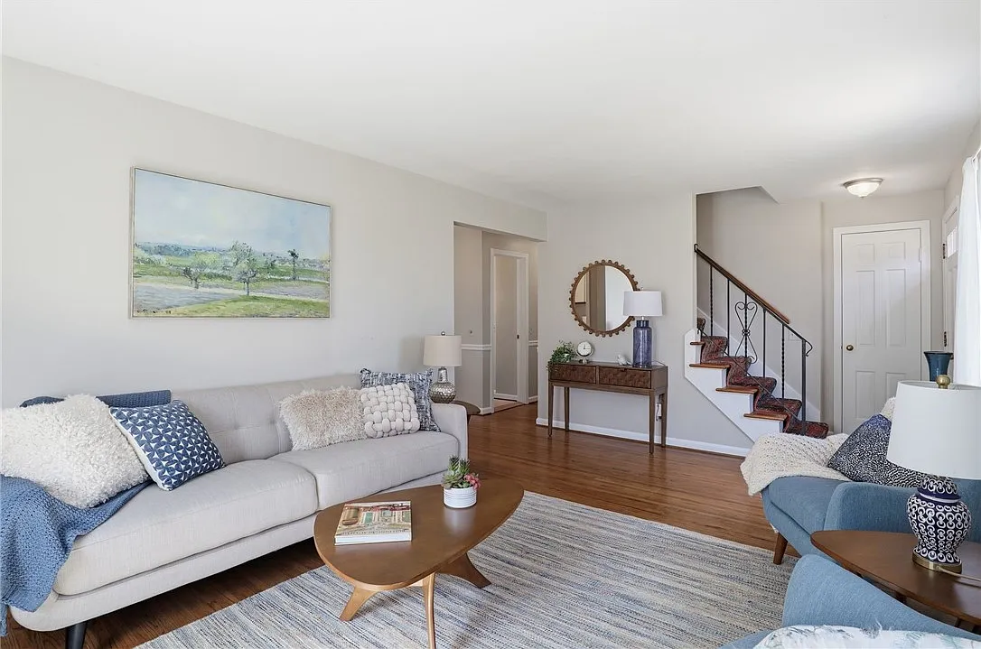 4 bed, 2.0 bath, 1368 sqft, $2,500 — Photo 4