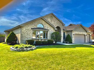9022 Oxford St, Woodridge, IL