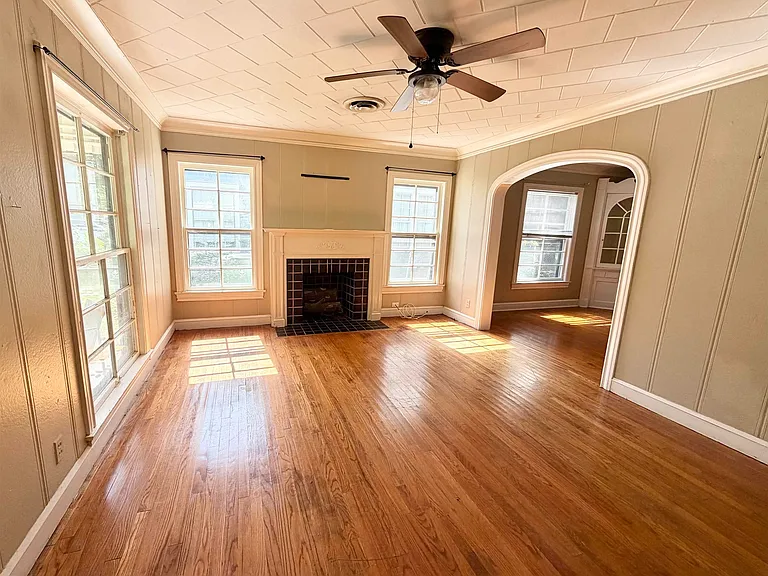 1820 Ardath Ave — Photo 3