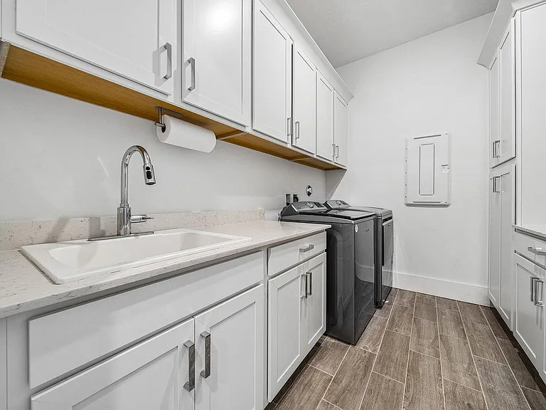655 Hookline Cir — Photo 21