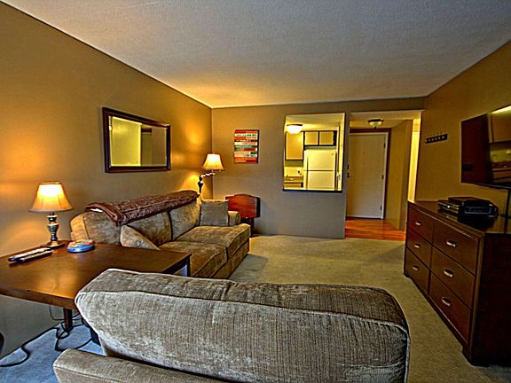 5th image of 2106 Kanawha Blvd E APT 412