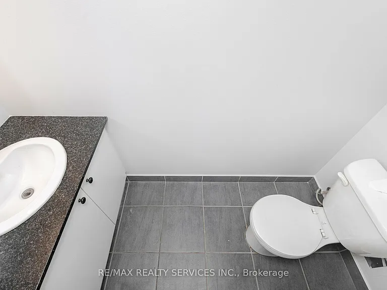 215 Queen St E #211 — Photo 15