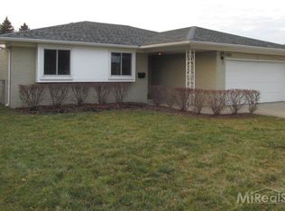 40201 Regency Dr, Sterling Heights, MI 48313