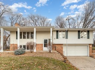 1516 Raleigh Dr, Burnsville, MN 55337