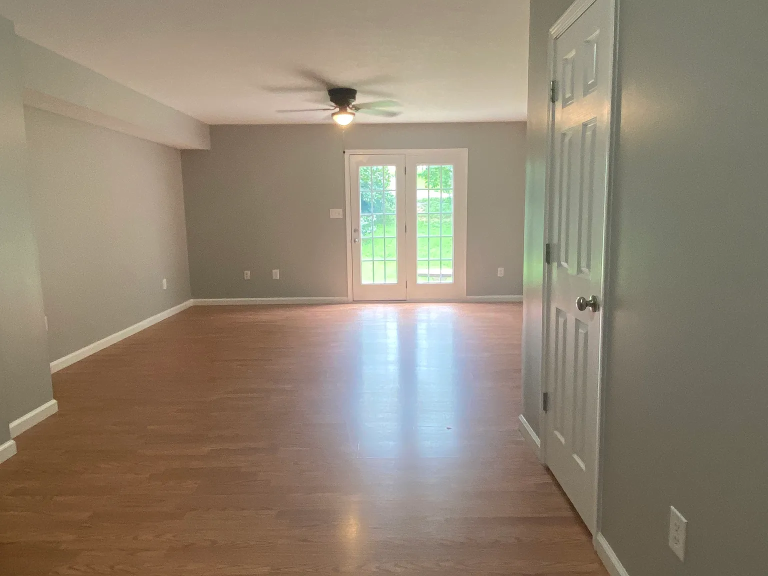 2 bed, 1.5 bath, 1050 sqft, $1,000 — Photo 3