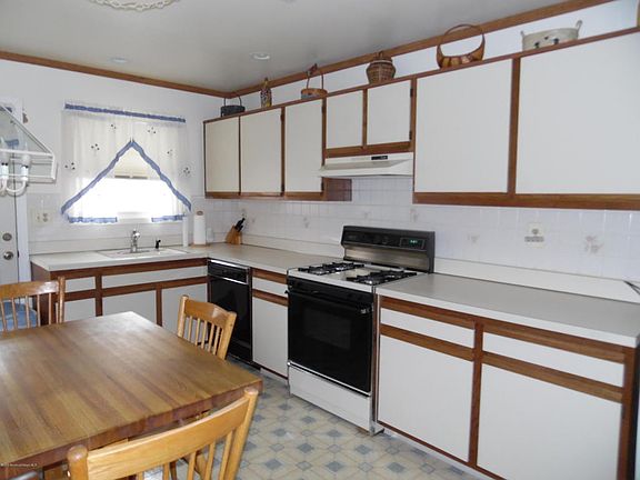 2nd image of 34 La Dunette Dr