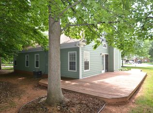 5504 Ashbluff Ct, Charlotte, NC 28216