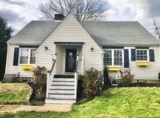 858 Sunflower Rd, Rochester, PA 15074