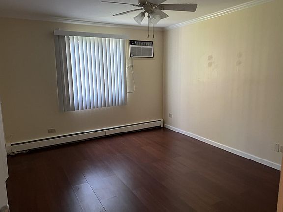 4th image of 1402-8324 Oak Leaf Dr #1402