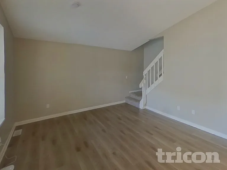 4820 Jet Wing Cir W — Photo 3