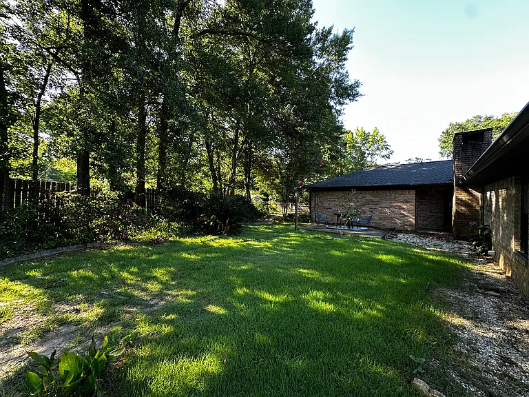 106 Lively Cir — Photo 22