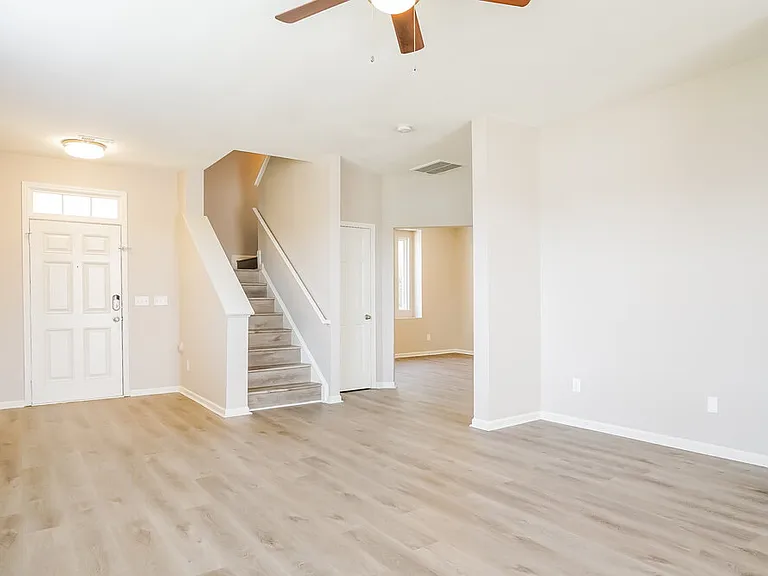 5200 Tant Cir — Photo 5
