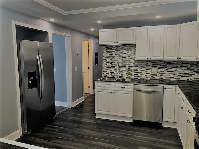 104 Ashworth Pl — Photo 3