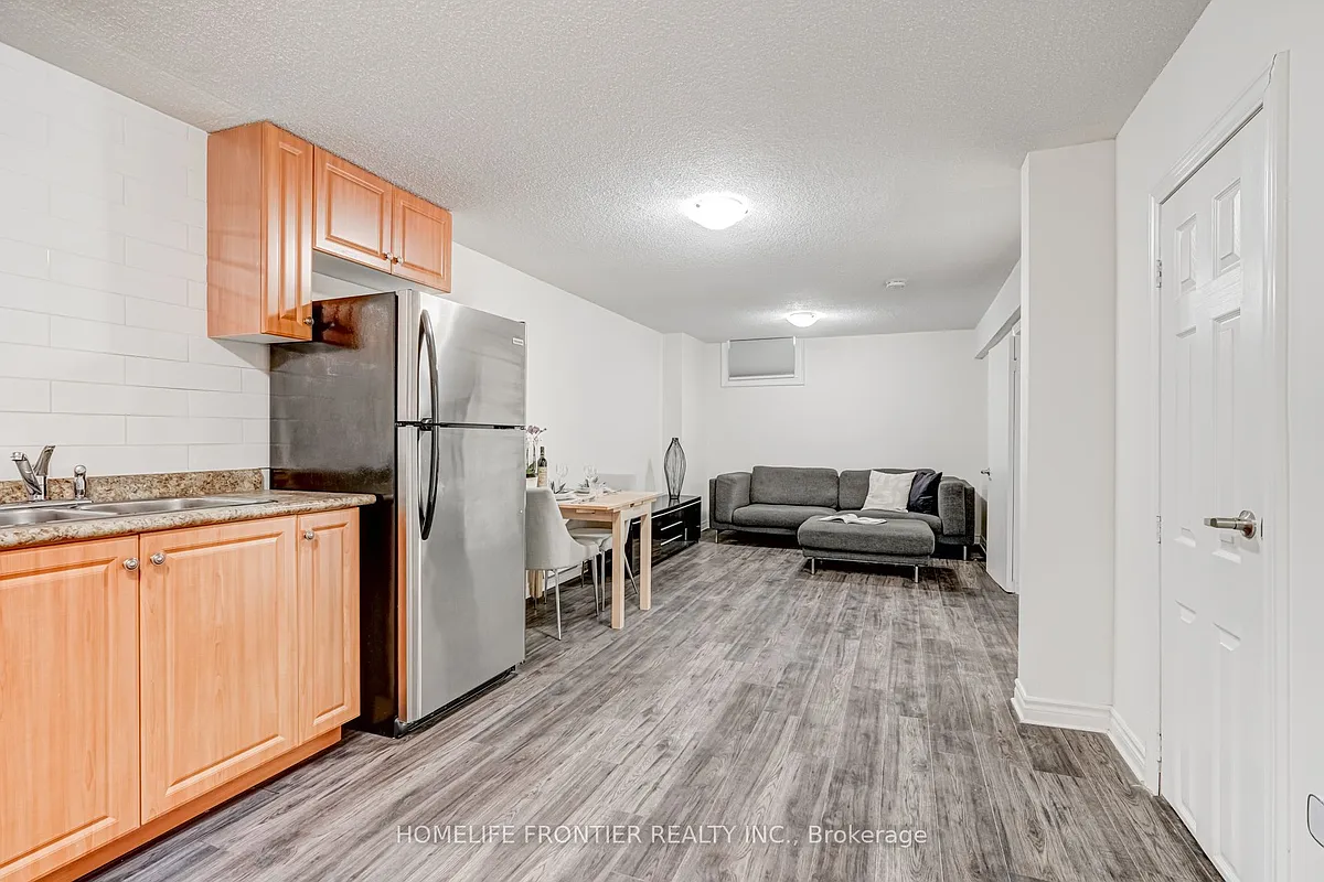 Building Photo - 29 Madsen Cres #BASEMENT