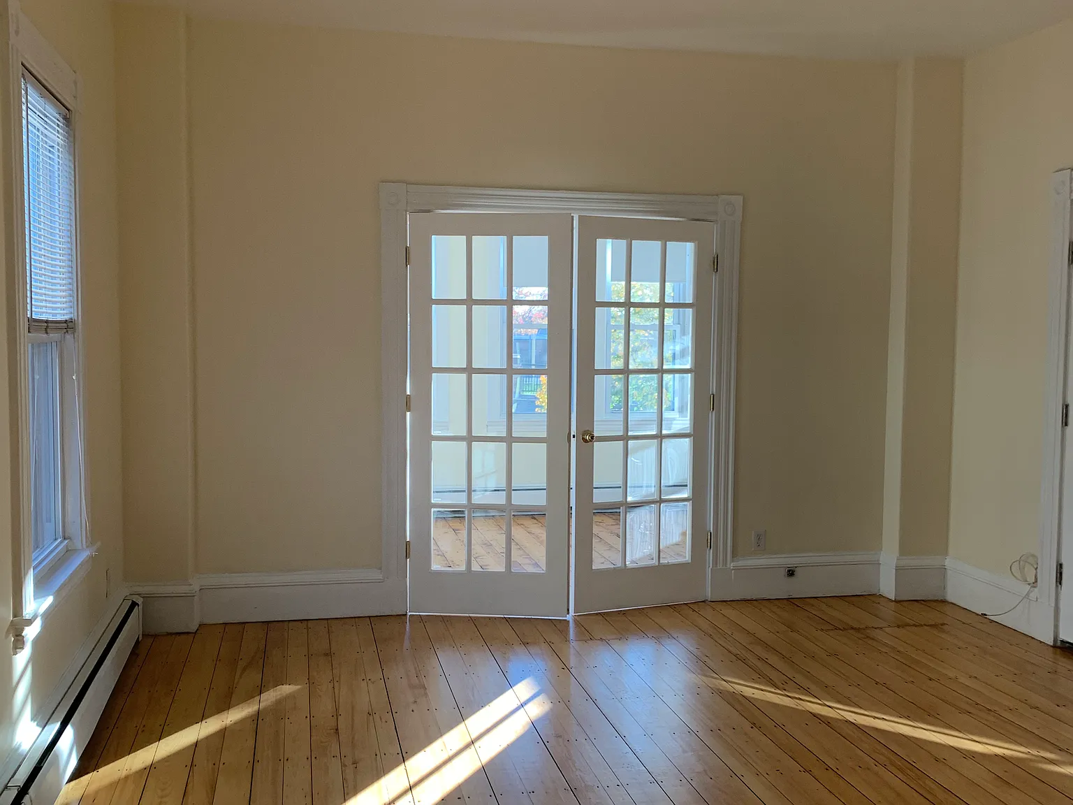 2 bed, 1900 sqft, $2,800 — Photo 3