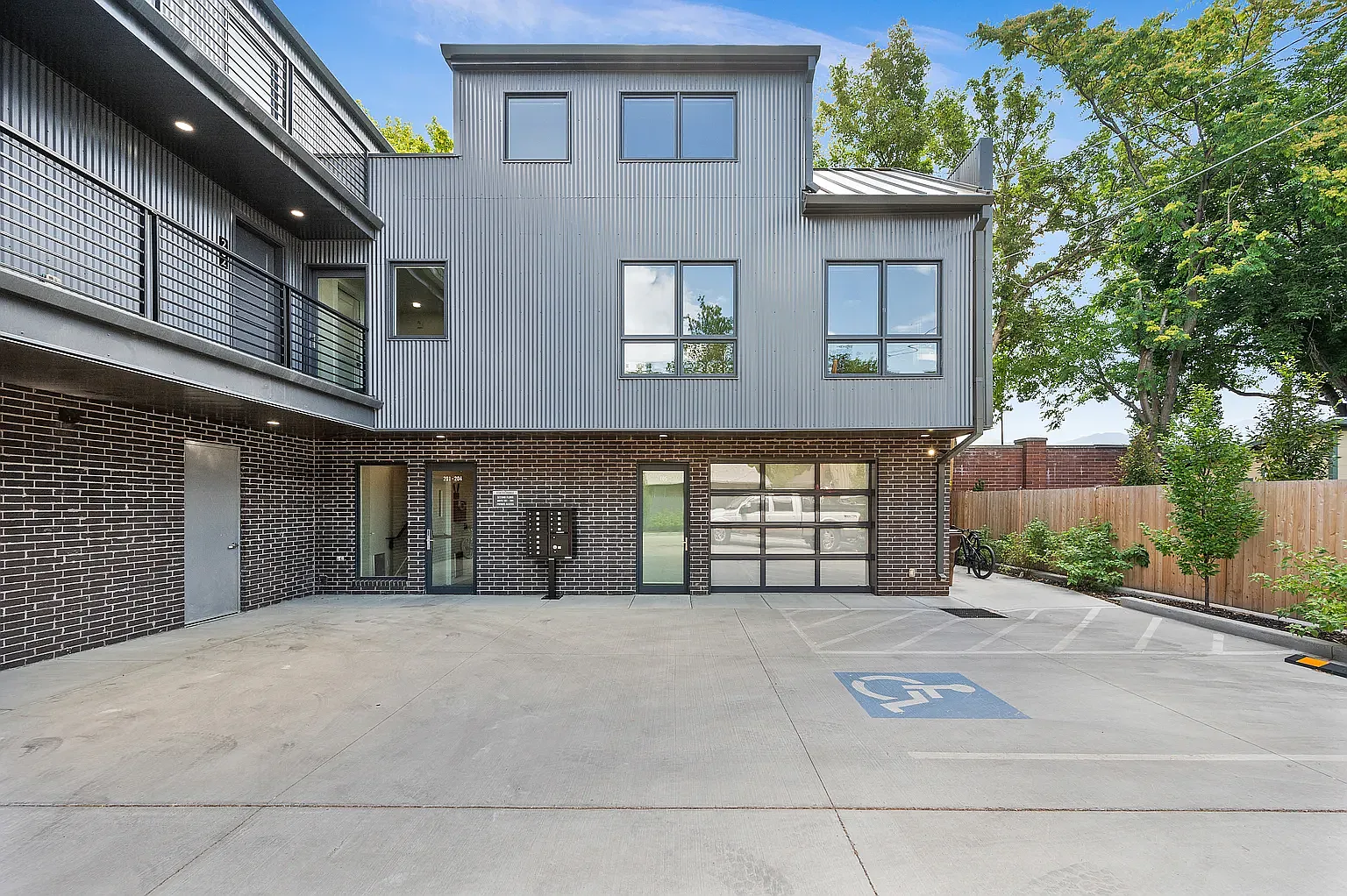 2 bed, 1055 sqft, $3,275 — Photo 2