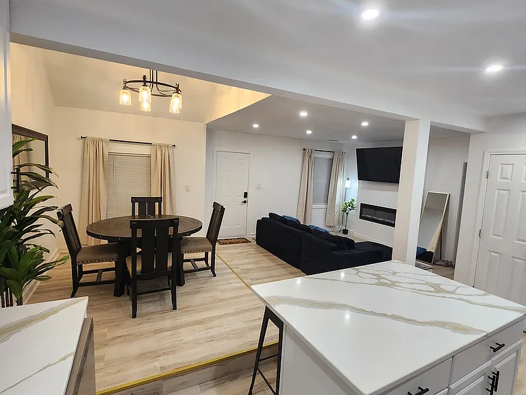 1101 Oak Knoll Ter SE — Photo 10