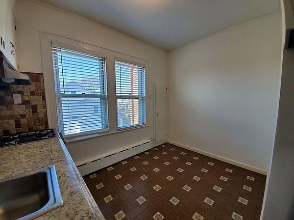 3rd image of 100-15 Ascan Ave #2