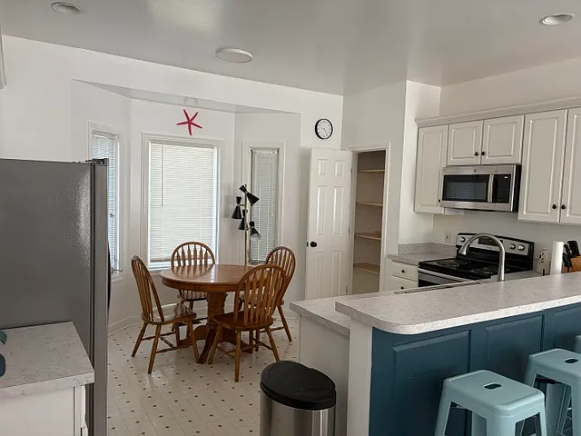 2330 Lake Retreat Rd — Photo 3