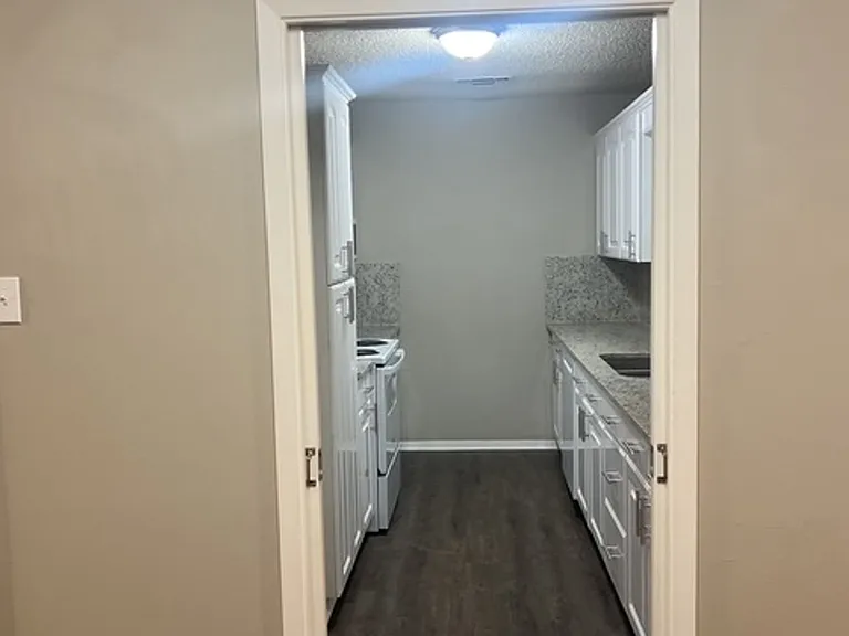 201 Straw Rd — Photo 30