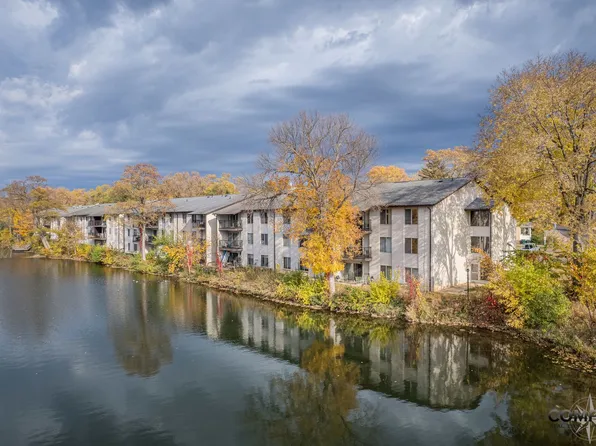 Half Moon Lake Apartments