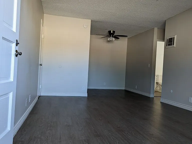 Cordova Apartments — Photo 8