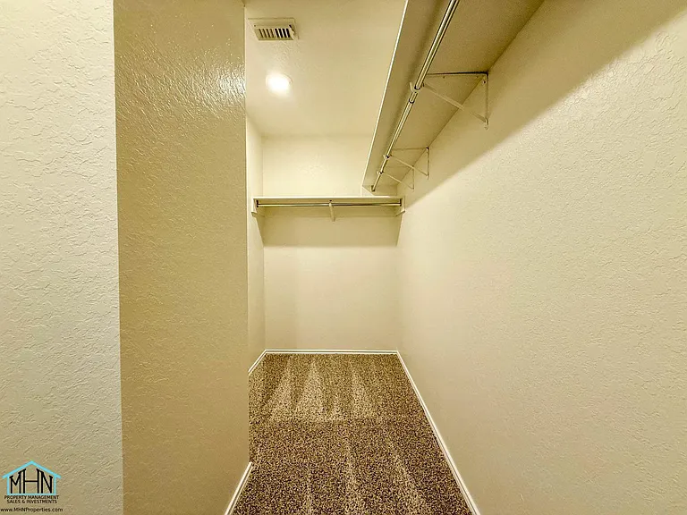 6 Bedford Bay — Photo 17