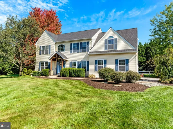 24 Field Stone Dr, Cochranville, PA 19330