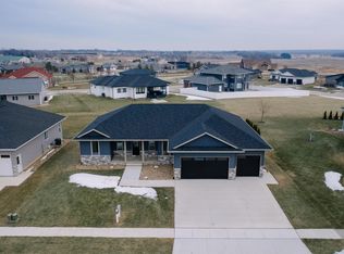 4818 Prairie Dock Rd, Cedar Falls, IA 50613