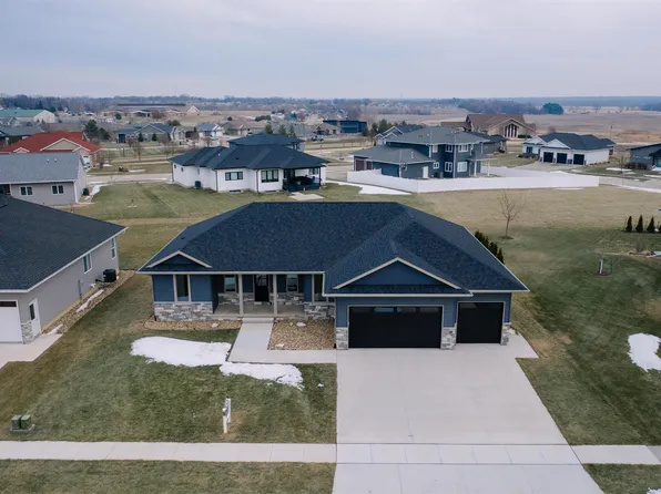 4818 Prairie Dock Rd, Cedar Falls, IA 50613