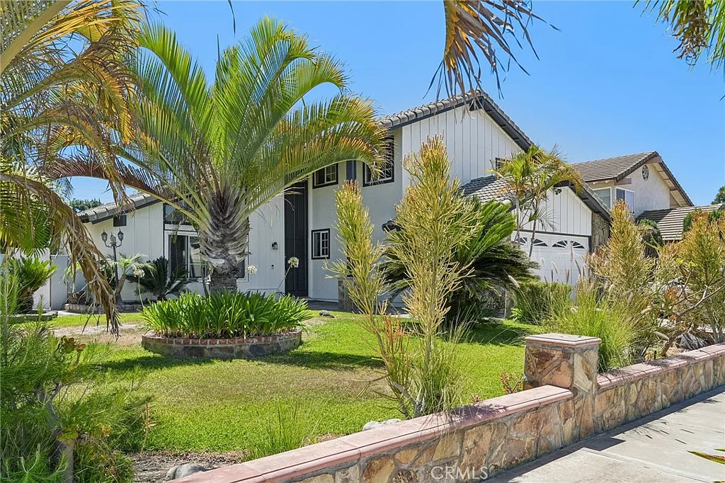 4 bed, 3.5 bath, 2232 sqft, $5,600 — Photo 3