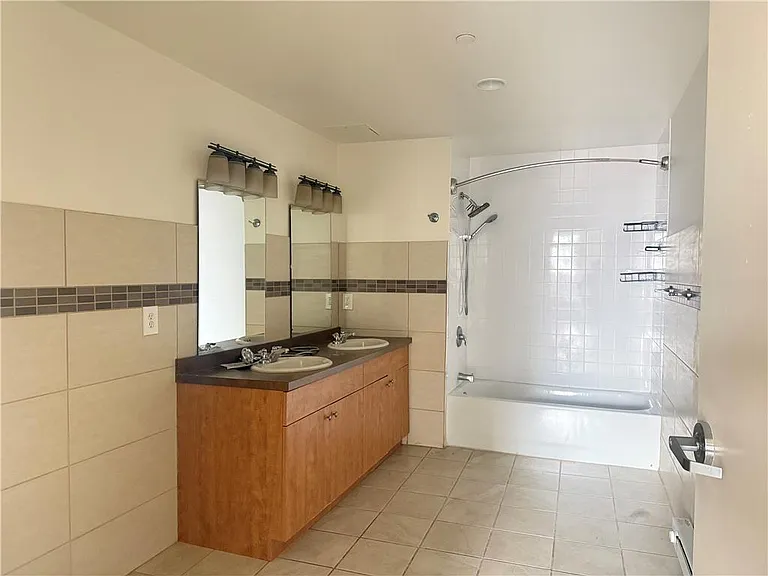 128 N 8th St #3E — Photo 9