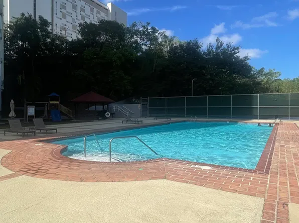 155 Calle Jose R Carazo Condominio #2C, Guaynabo, PR 00971