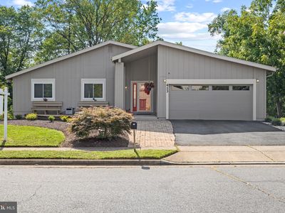 413 Queens Row St, Herndon, VA, 20170