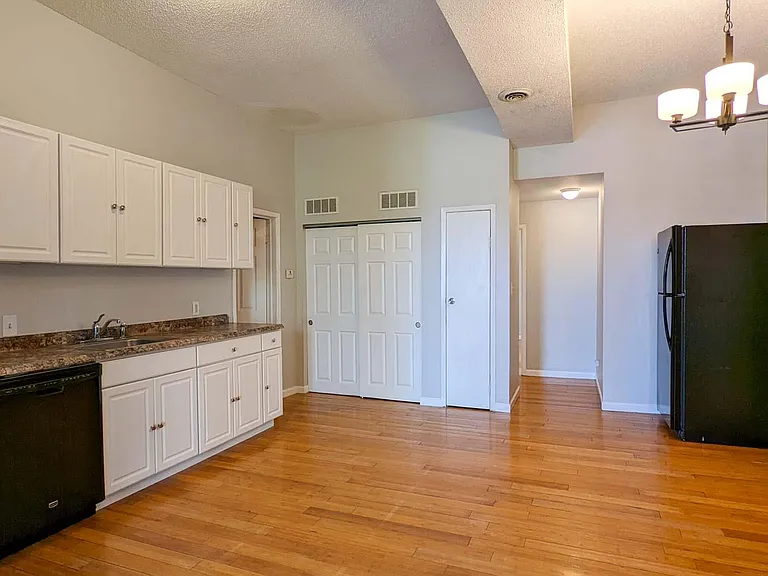 2907 S Jefferson Ave #2F — Photo 5