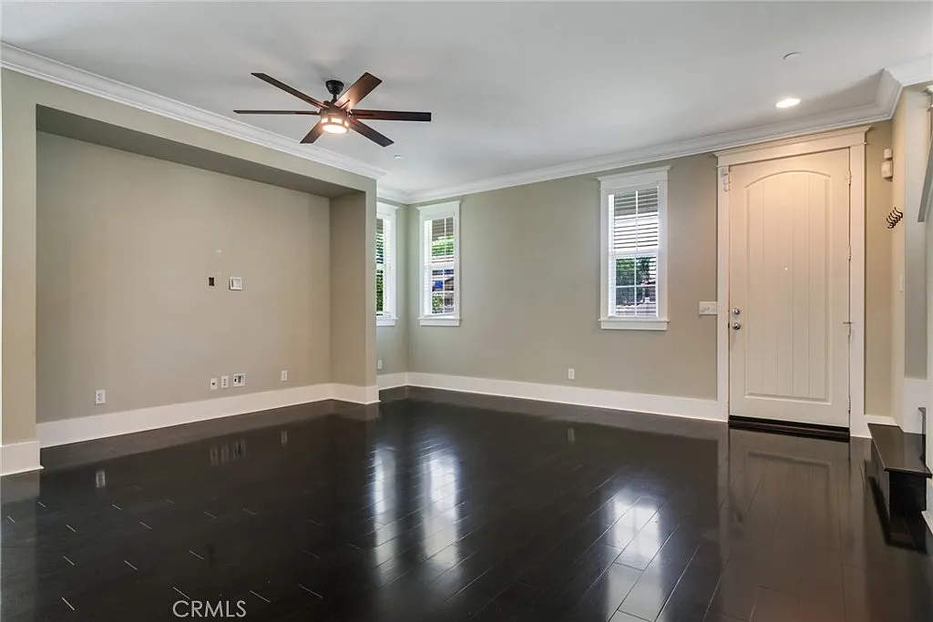 4 bed, 2.5 bath, 1884 sqft, $3,400 — Photo 4