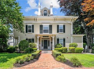 28 Kay St APT 1, Newport, RI 02840