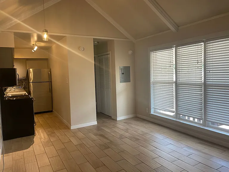 1604 S Denver Ave — Photo 3