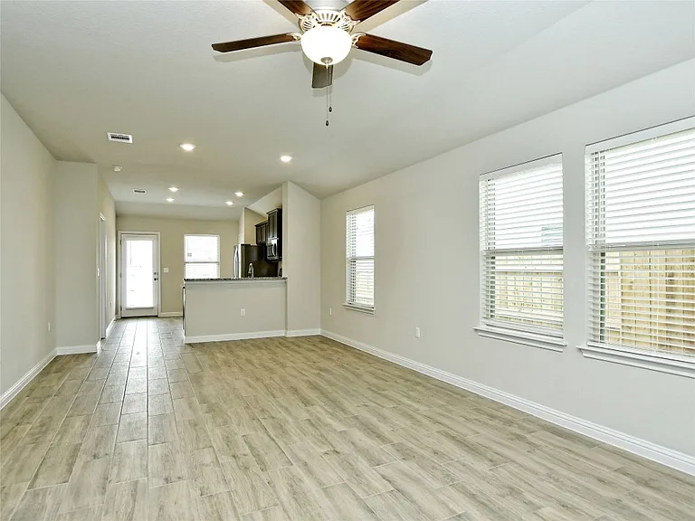 8205 Cottage Rose Dr — Photo 9