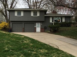 9109 Susan Cir, Omaha, NE 68124