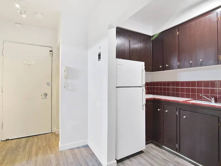 1540 Haro St — Photo 30