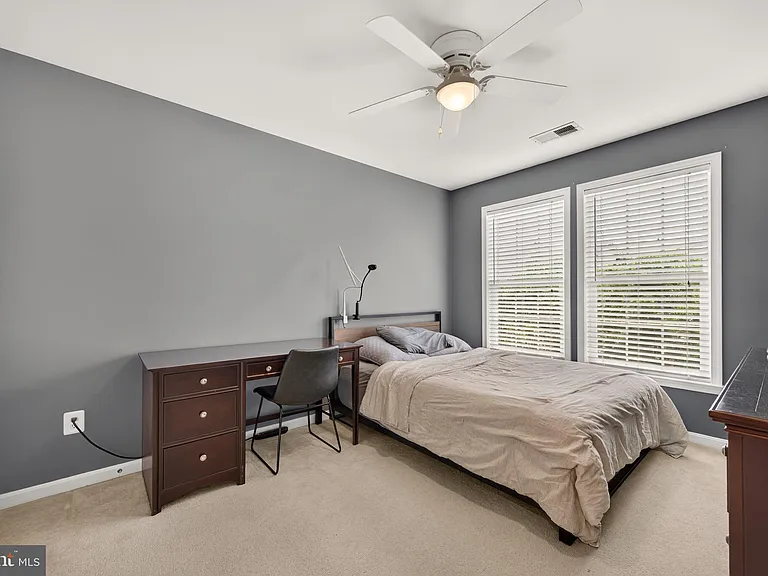 43580 Popes Creek Sq — Photo 41