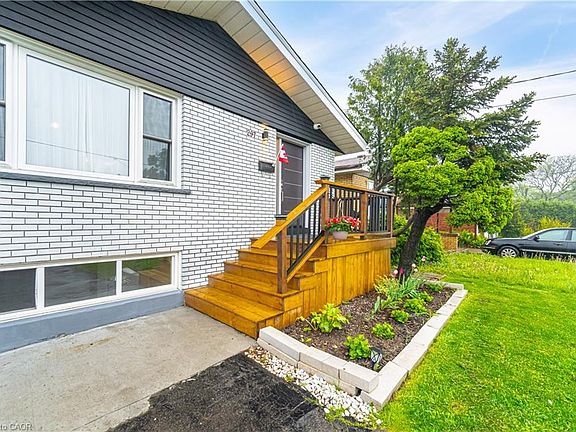 3rd image of 297 Mohawk Rd W