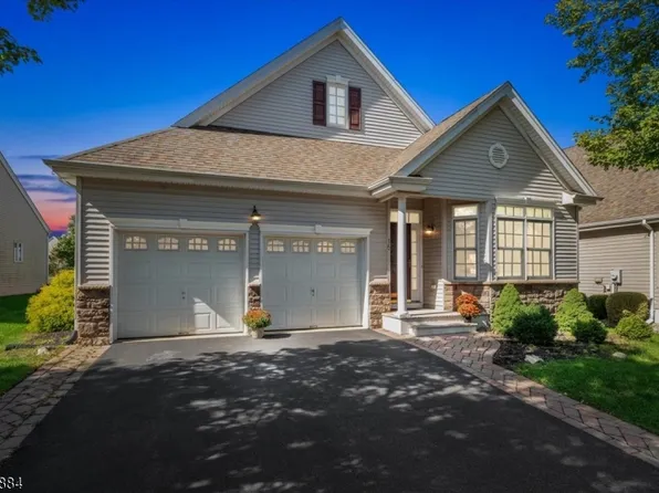 15 Republic Row, Franklin Twp., NJ 08873