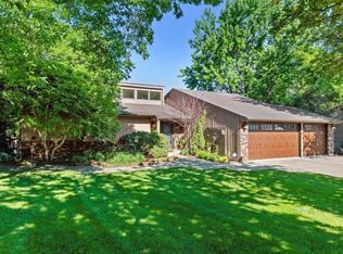 4372 College Heights Cir, Bloomington, MN 55437