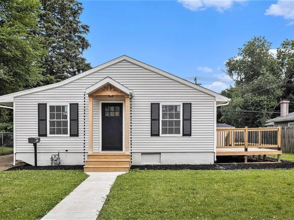 2428 Normandy Dr, Mishawaka, IN 46545