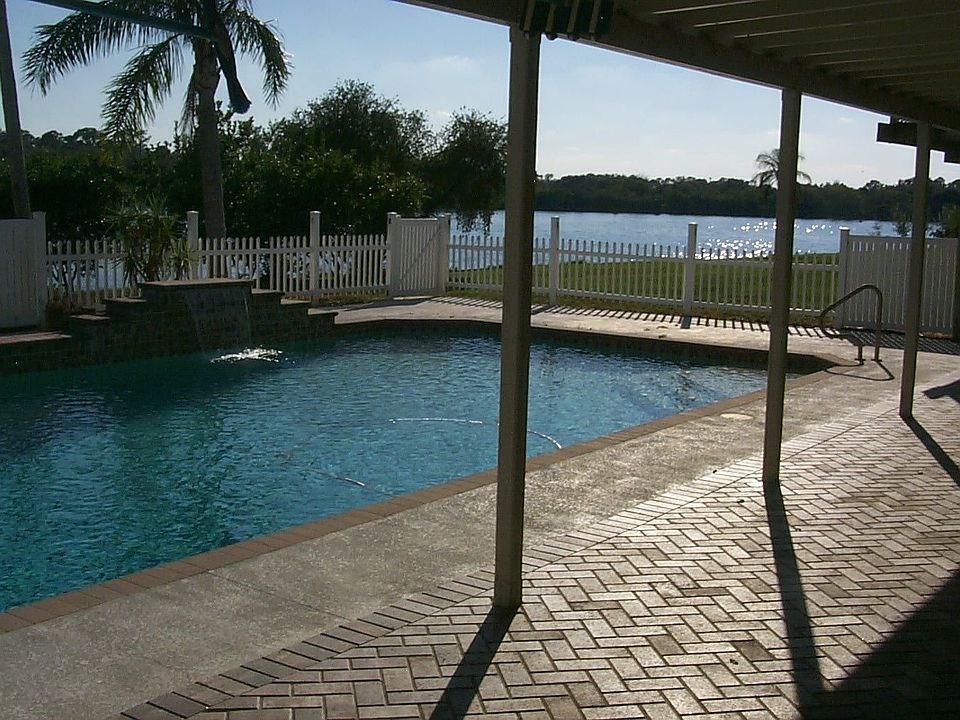 pool and lanai area